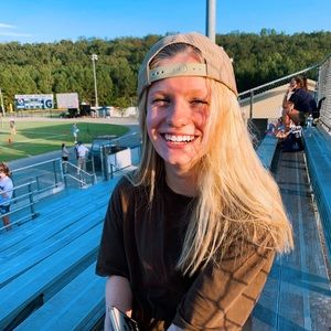 Meet your Posher, Stella